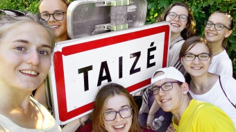 Ławka w Taize 08.2019