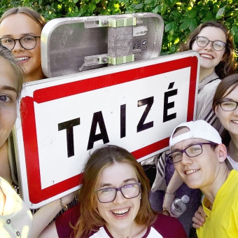 Ławka w Taize 08.2019